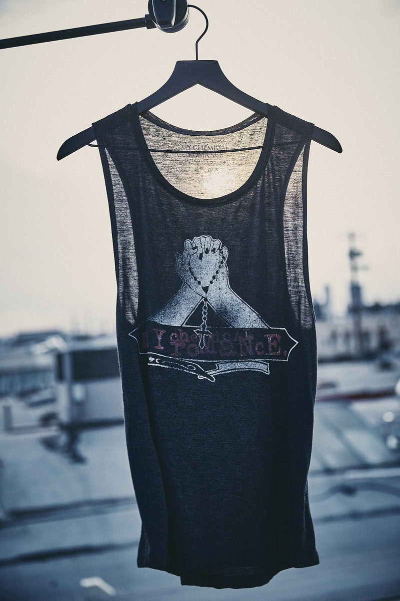 Praying Hands Distressed Women's Tank Top