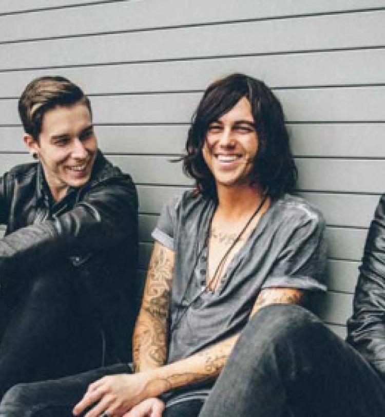 Sleeping With Sirens drop new video The Strays